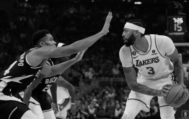 JRS直播-最好的湖人在路上 三巨头日渐默契还交易韦少吗？