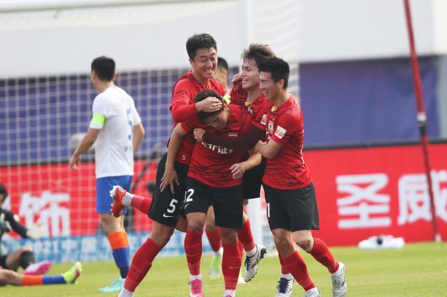 足球直播-亚泰今晚海口集结 陈洋谭龙将24日与球队会合