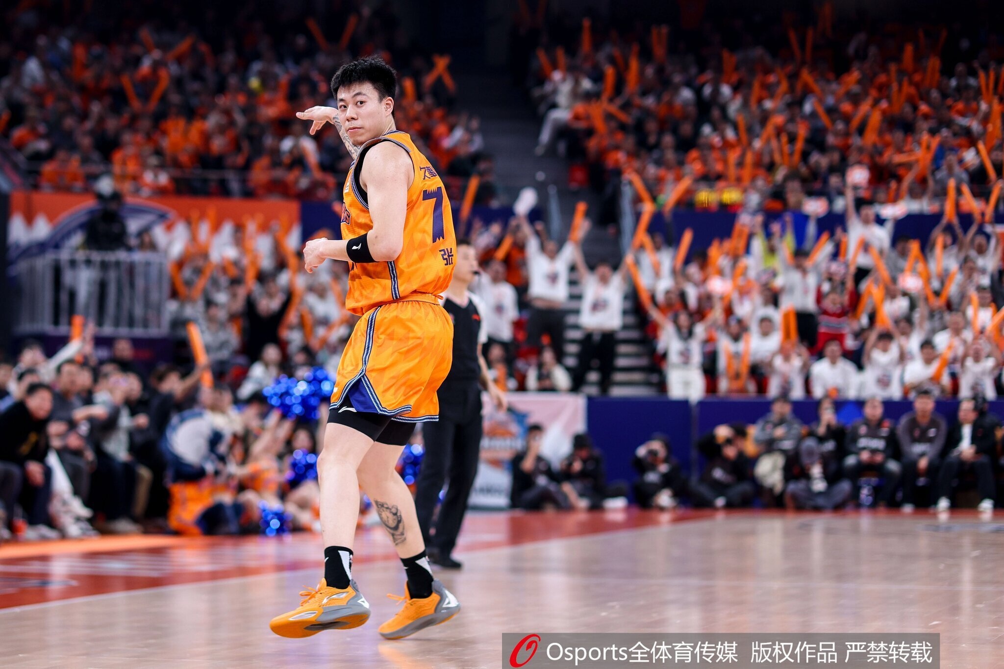 NBA直播-上海豪取23连胜平队史纪录！上次是01-02赛季姚明率队夺冠
